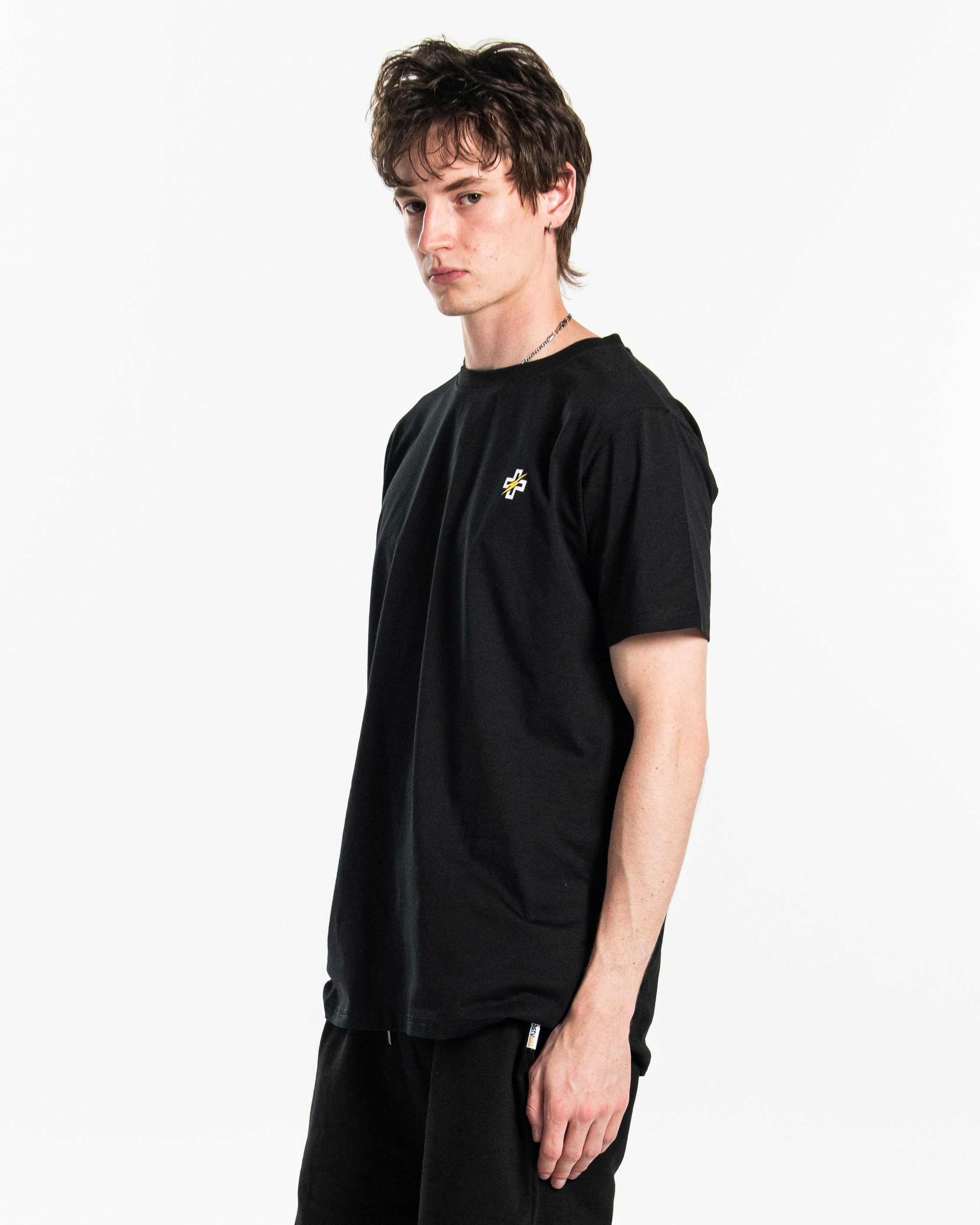 PSTVNRG T-Shirt in black, right side view